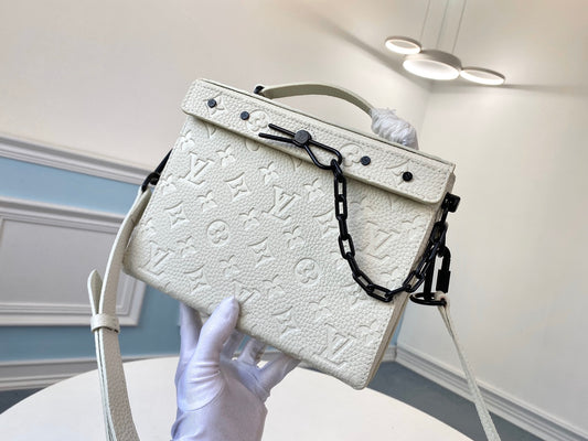 M61117 路L家-MINI SOFT TRUNK 手袋 白色
