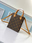 M69442 路L家-PETIT SAC PLAT 手袋 上身照