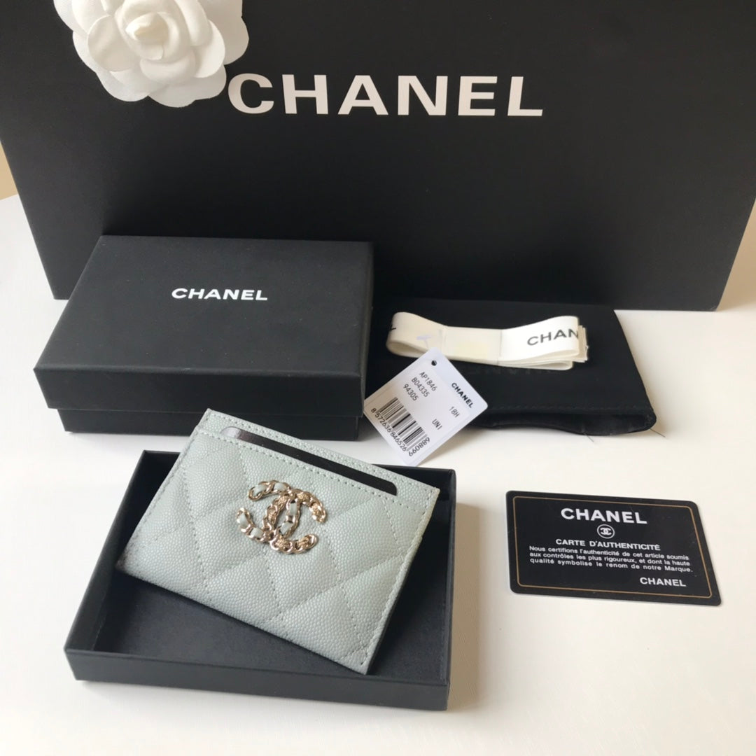 Chanel 大Logo卡包