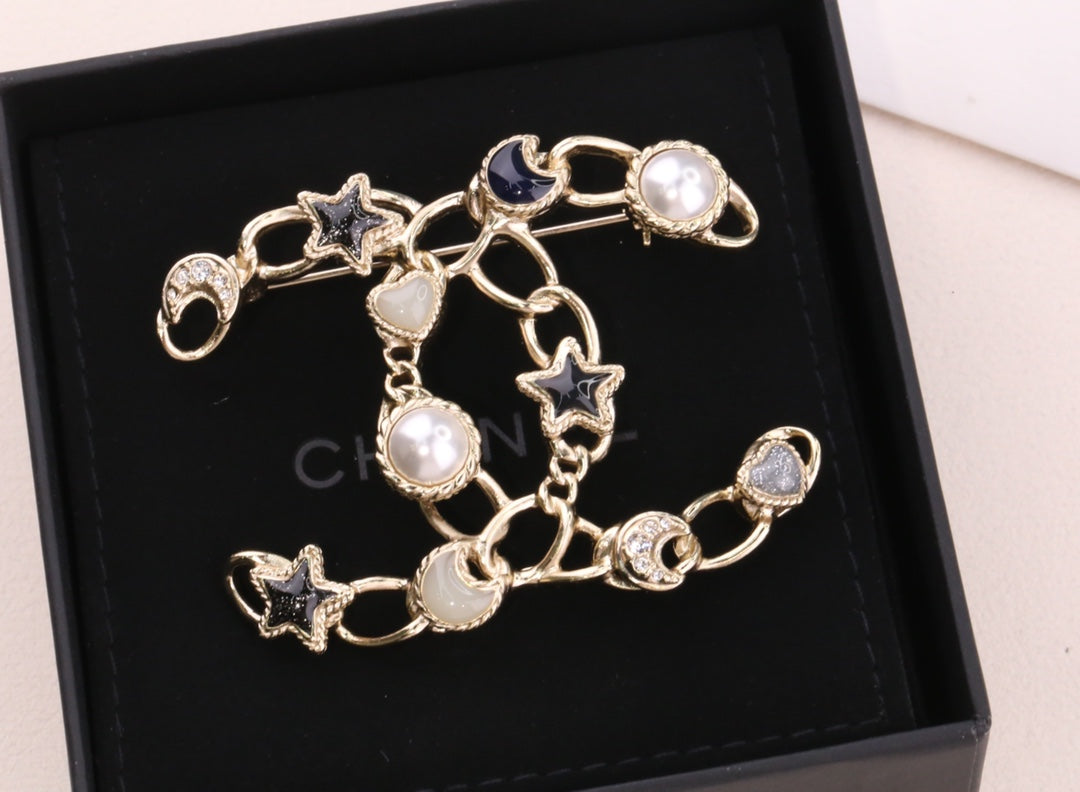 Chanel 胸針