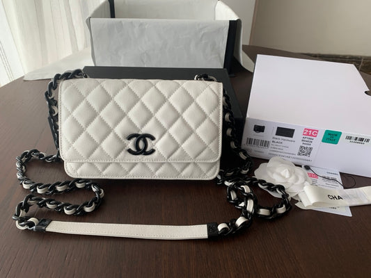 Chanel WOC-白色球紋牛皮-黑扣