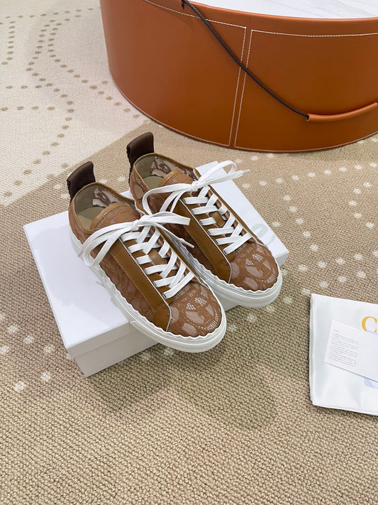 克羅C-蕾絲刺繡帆布鞋（尺碼35-40、41訂製）