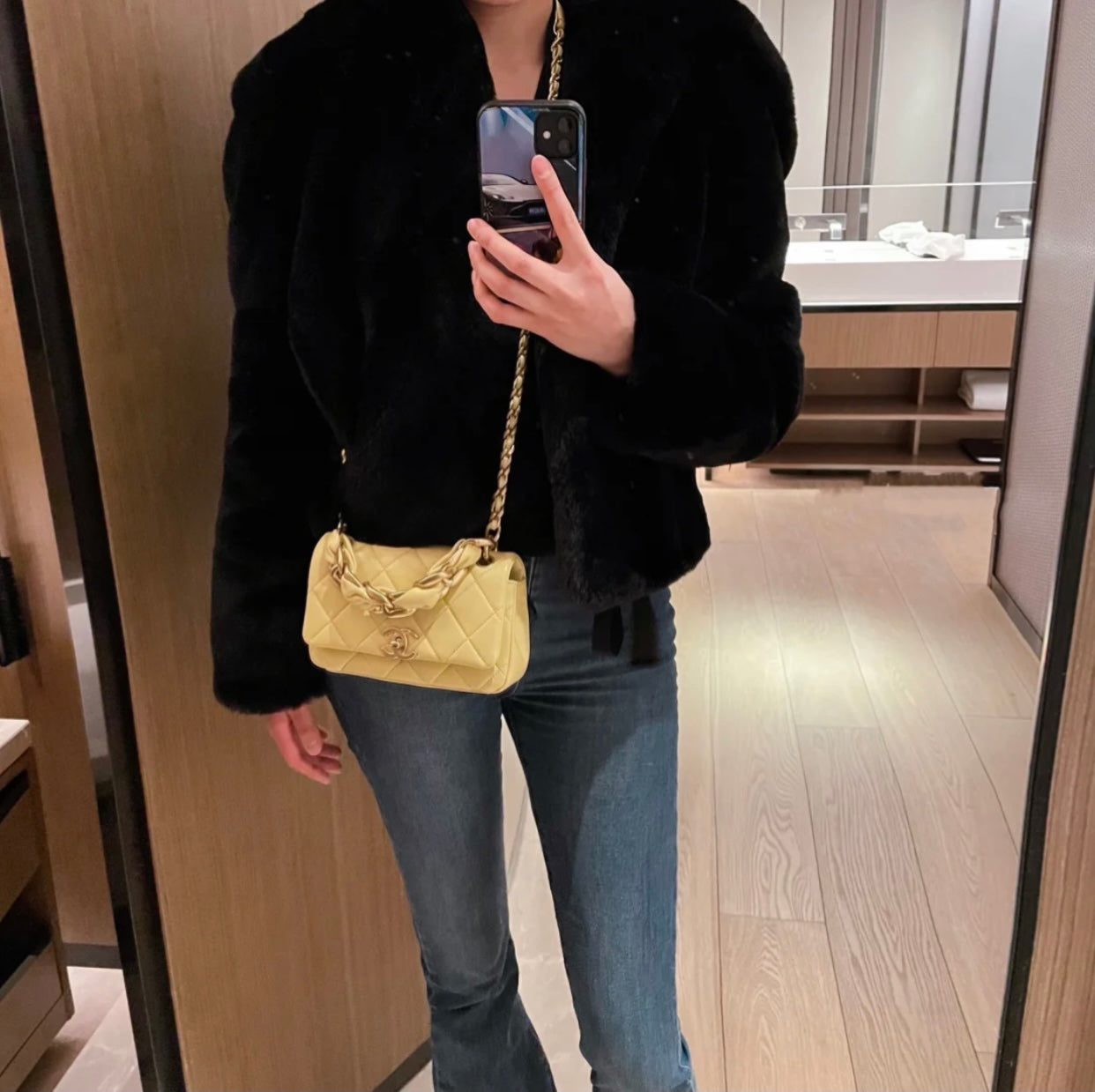 Chanel 拋光小羊皮菱格口蓋包-黃色