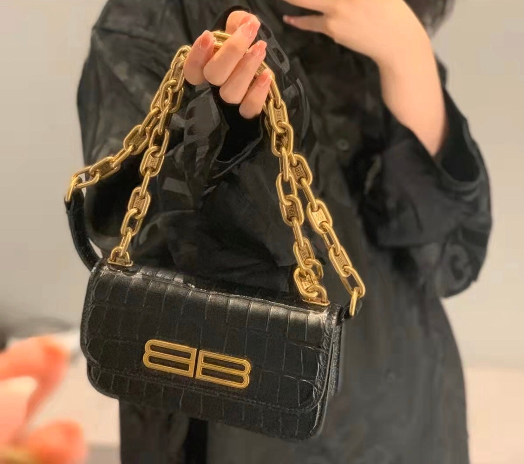 巴黎世-Gossip Bag 斜背包-上身參考