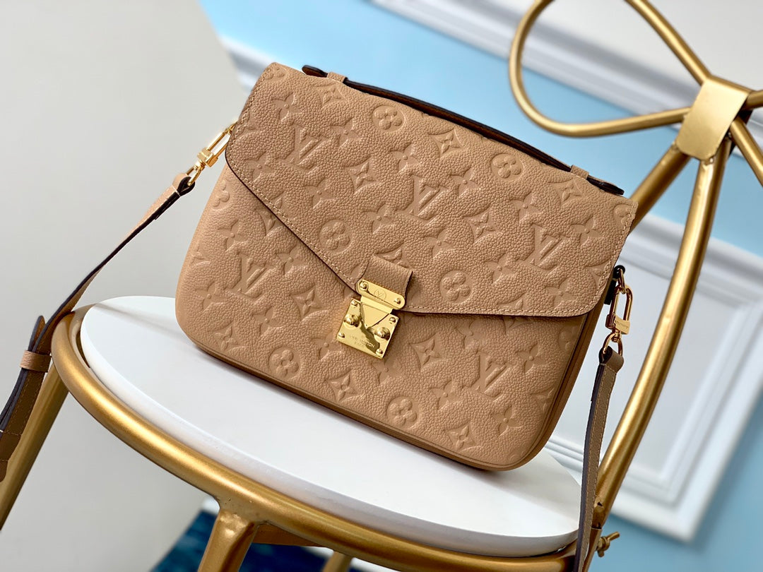 M44245 路L家-Pochette Métis郵差包