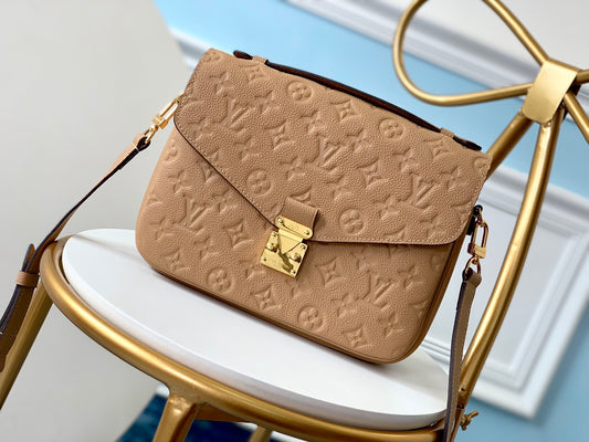 M44245 路L家-Pochette Métis郵差包