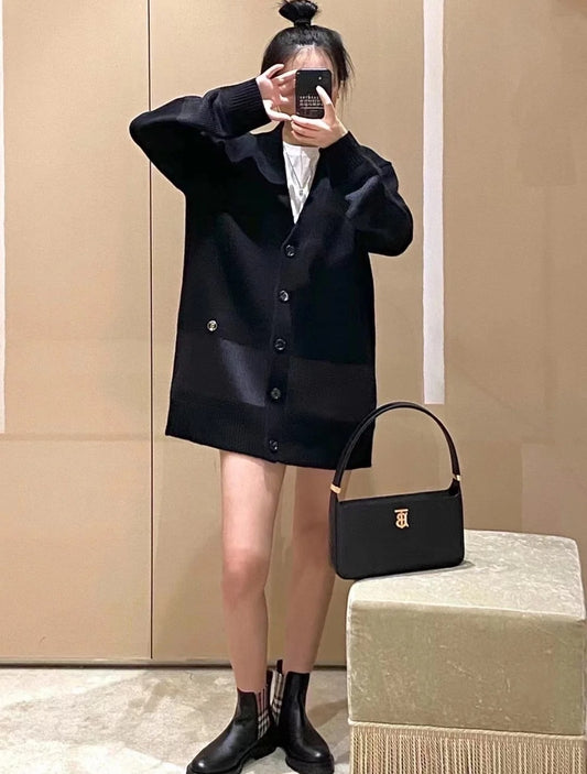 巴B家-新款 Tb shoulder bag 腋下斜挎包 黑色 上身照