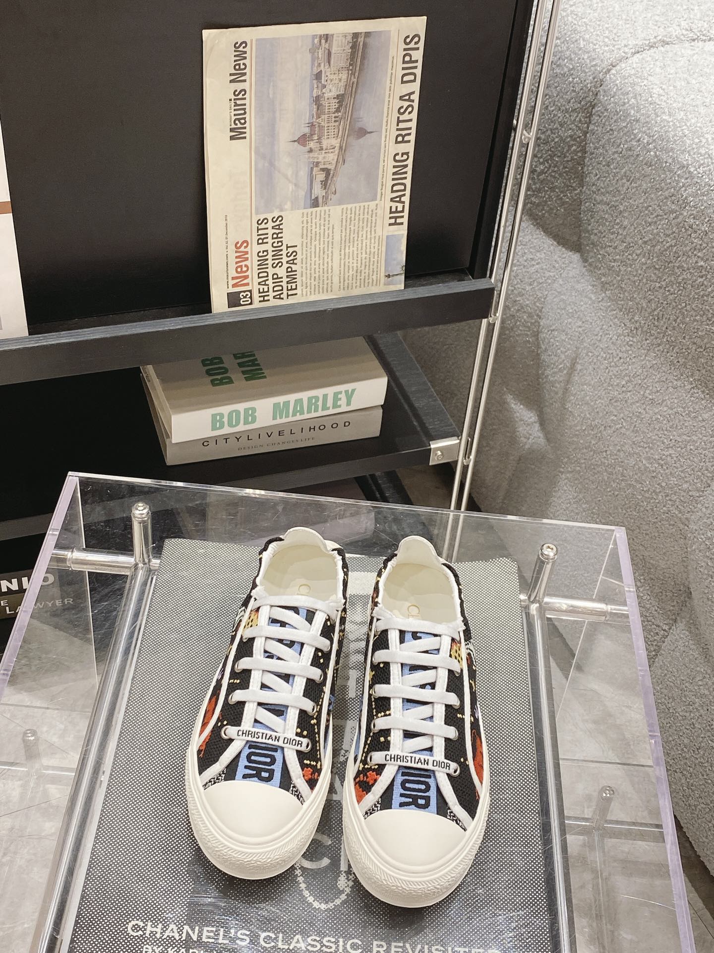 迪D家-帆布系列 平底休閒鞋 踩跟刺繡款