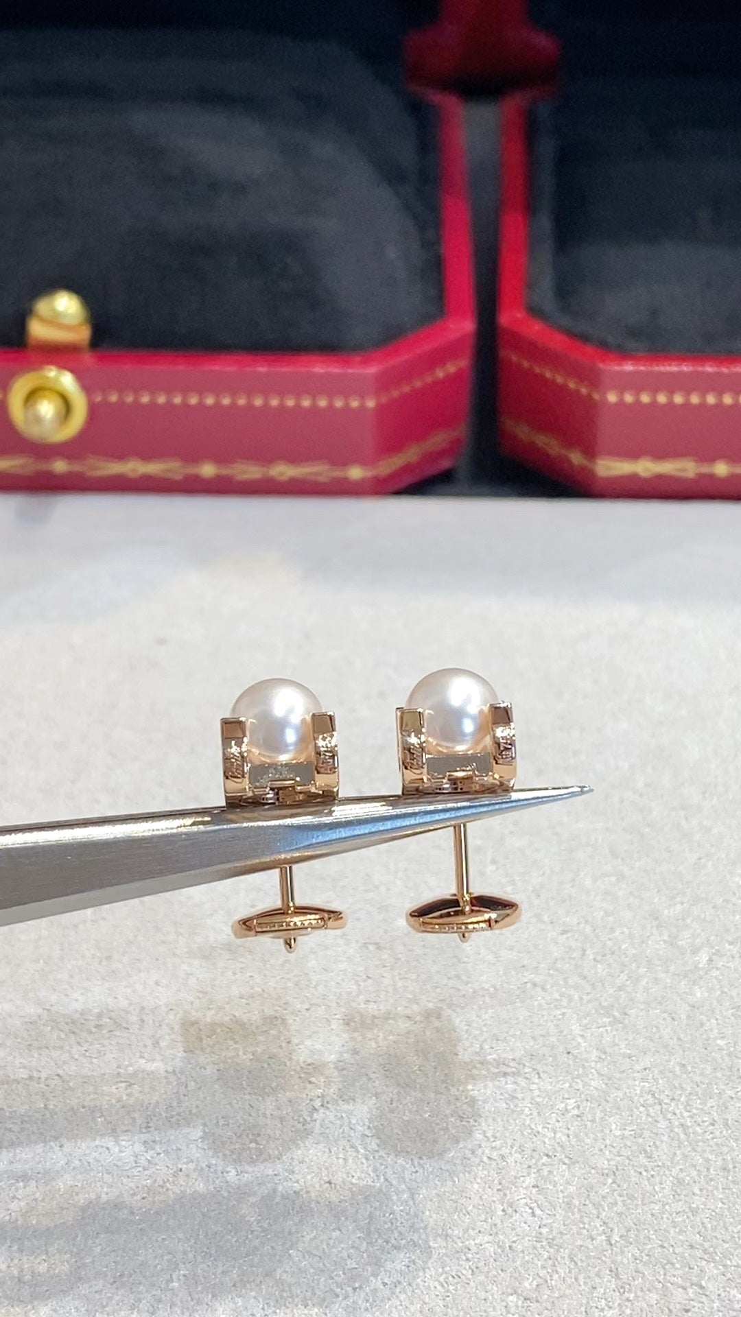 Cartier 牛角珍珠耳環