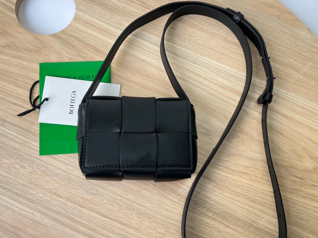 B編織-羊皮方格Mini cassette Bag 迷你編織包 12x8x4cm