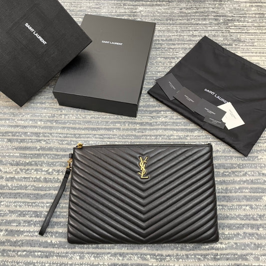 YSL MONOGRAM 大號手拿包-黑色小牛皮金扣-36cm