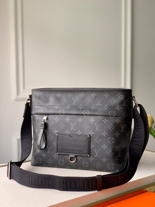 Lou- Besace Zippee 側背包 黑標