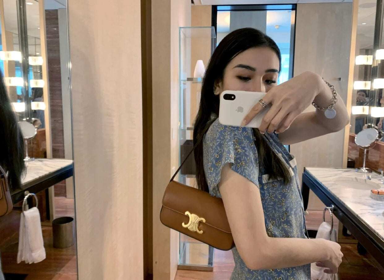 Celine Triomphe 牛皮革腋下包-棕色