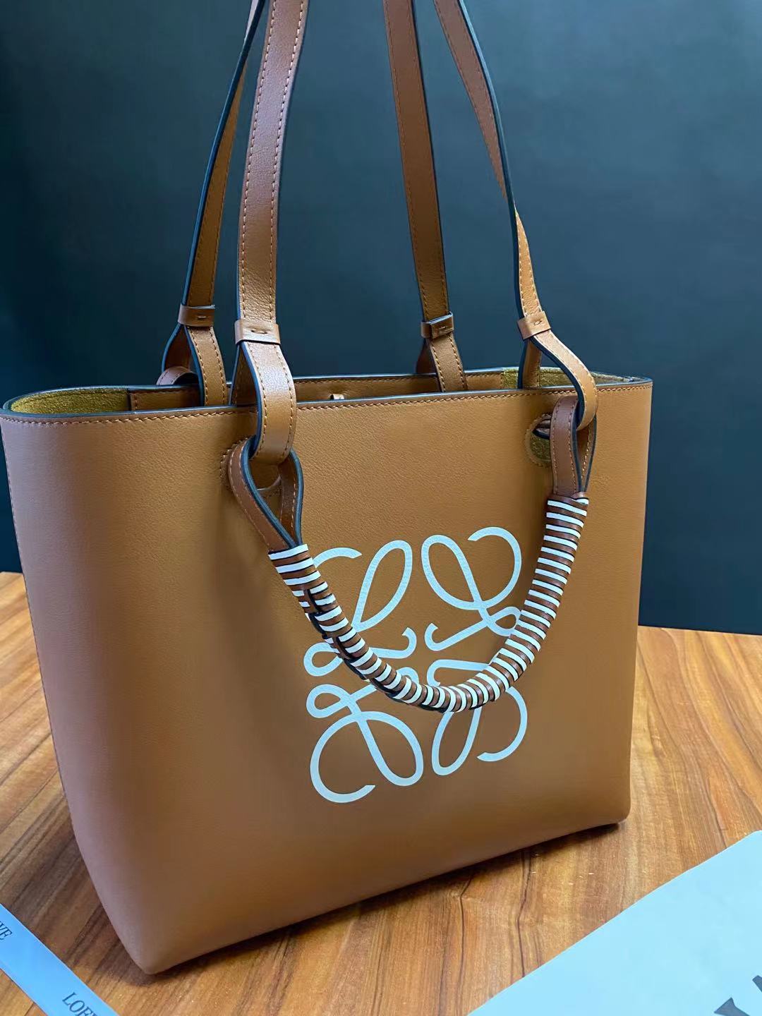 羅L威-Anagram Tote 牛皮 咖色