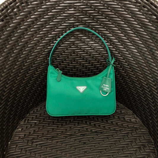 普P家-Hobo尼龍布腋下包 綠色