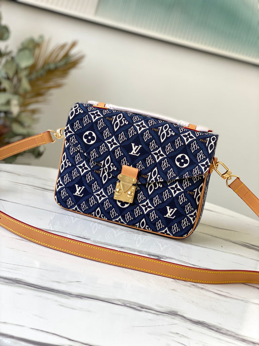 LV M57395 Pochette Métis 手袋