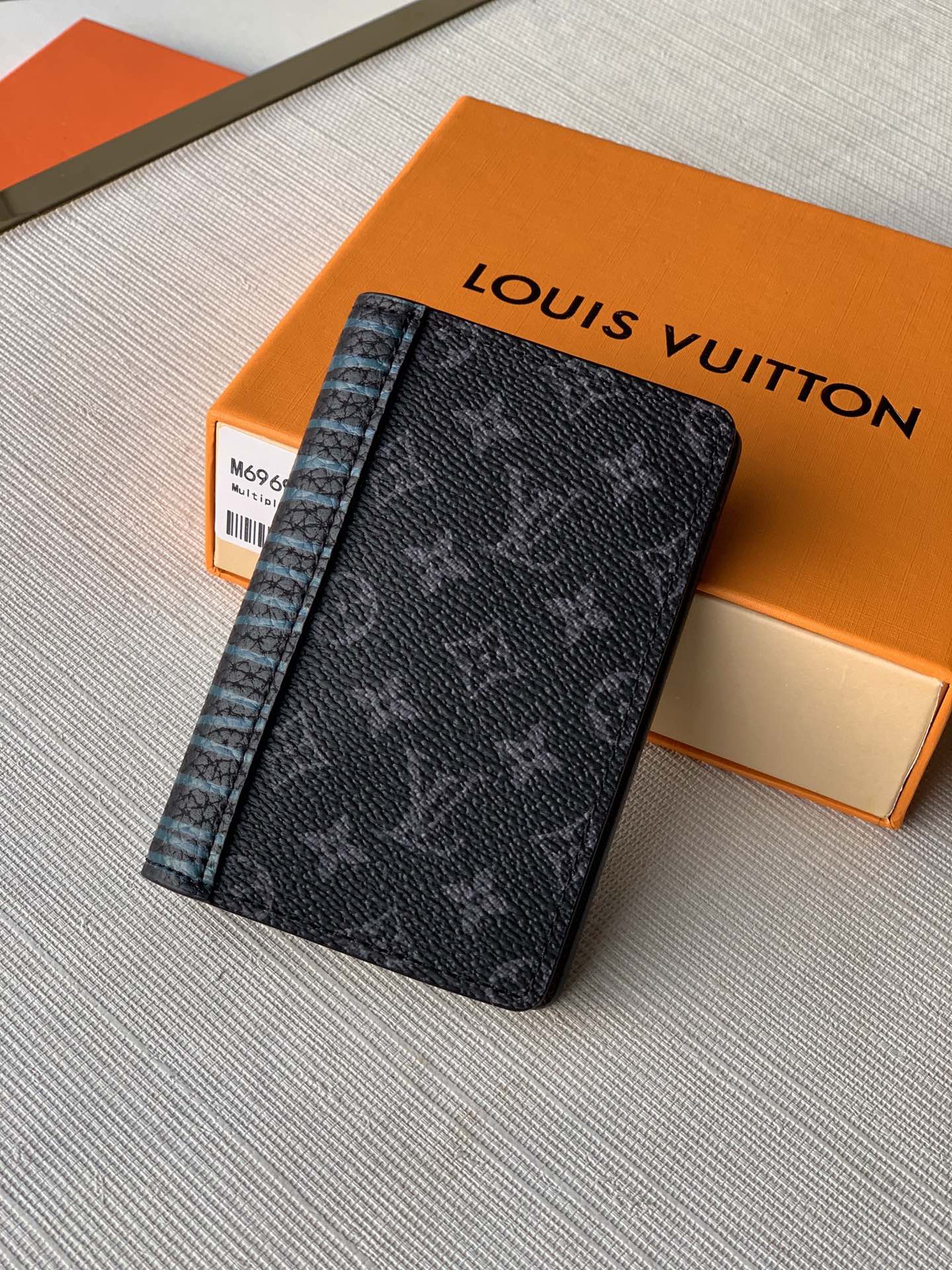 LV M69737 口袋短夾