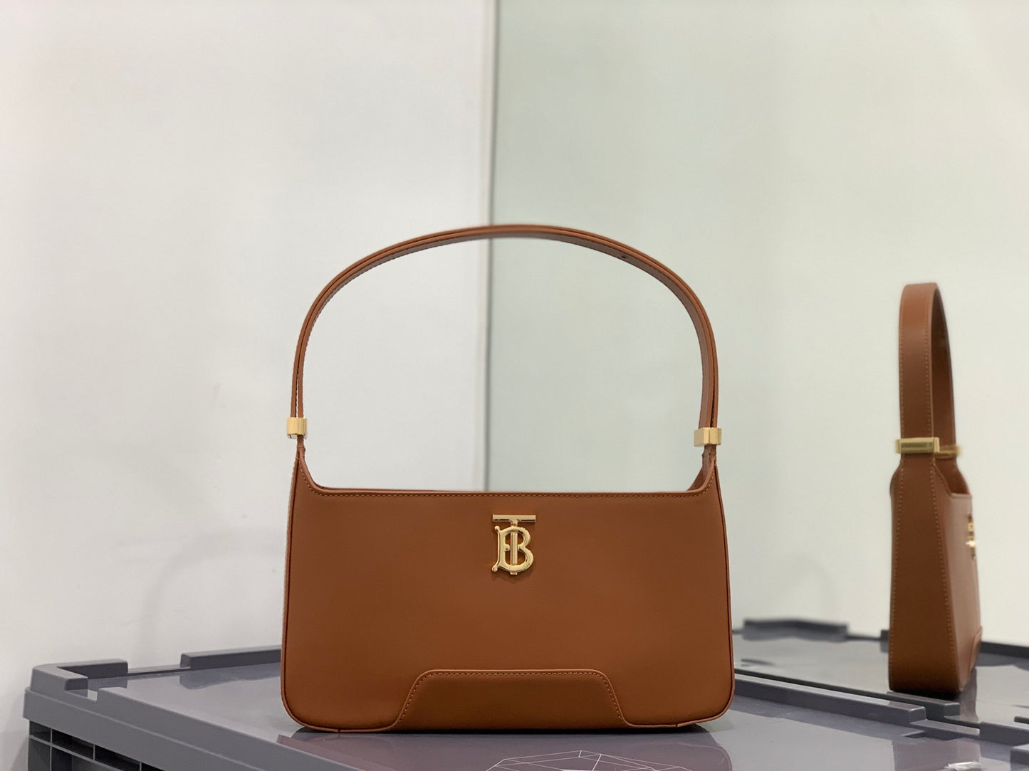 巴B家-新款 Tb shoulder bag 腋下斜挎包 咖色