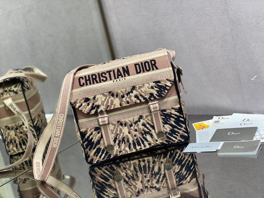 Dior 萬花筒郵差包
