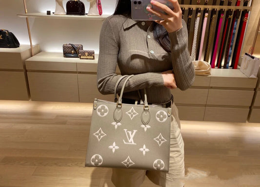 LV Onthego 灰色壓花