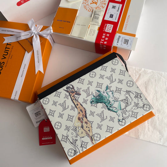 LV M66929 手拿包