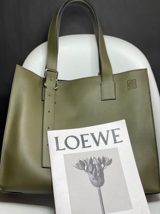 羅L威-Buckle Horizontal Tote 手袋