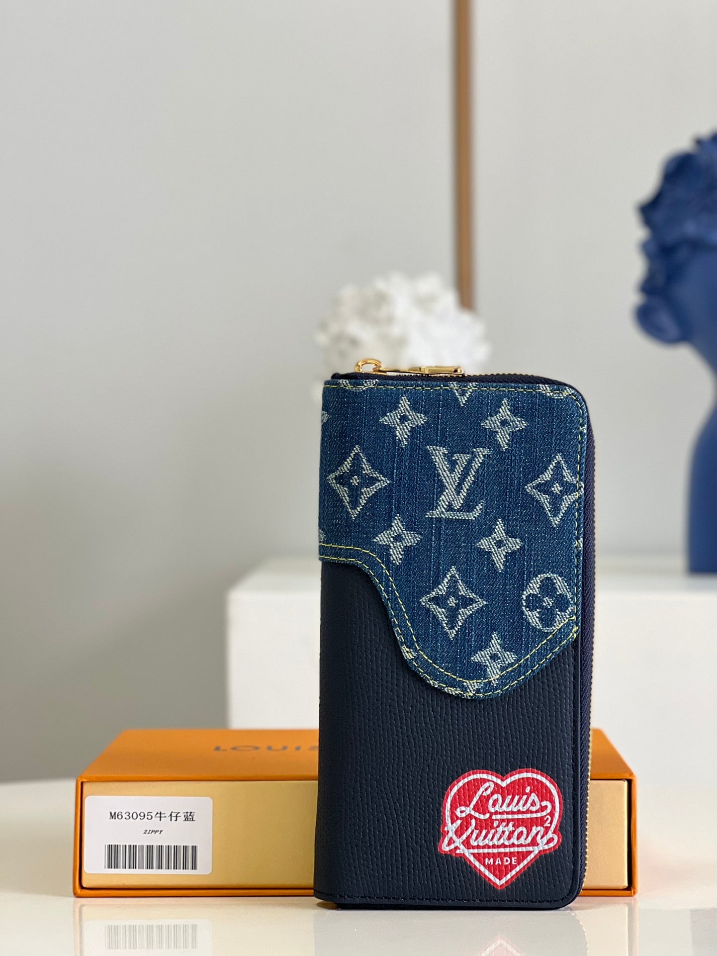 LV 63095 牛仔藍拉鍊長夾