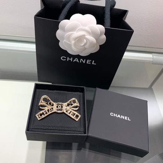 Chanel 胸針