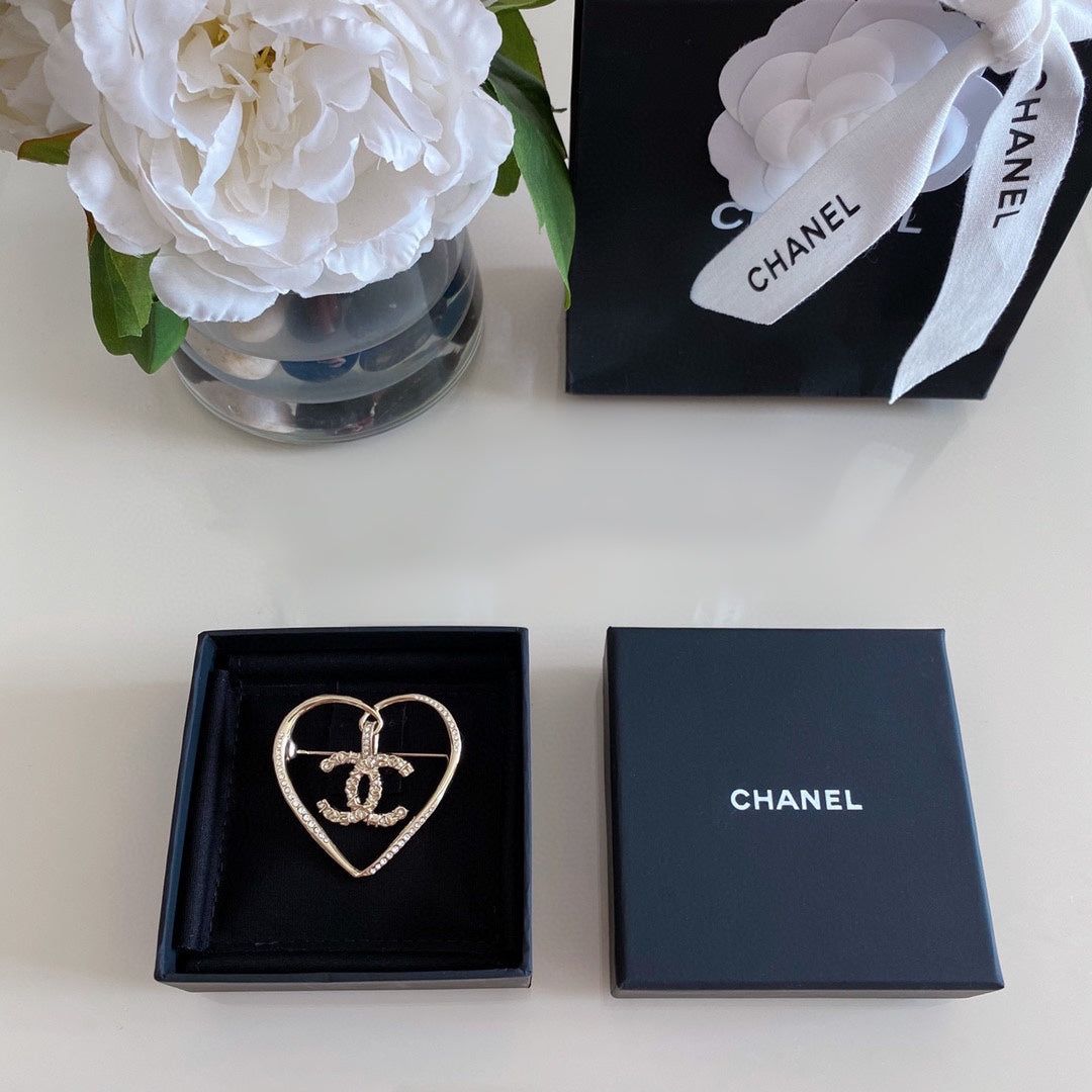 Chanel 胸針