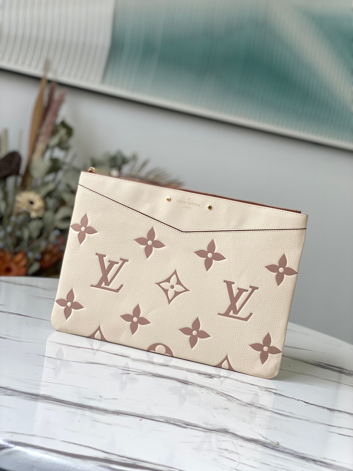 LV M80174 Daily 手拿包