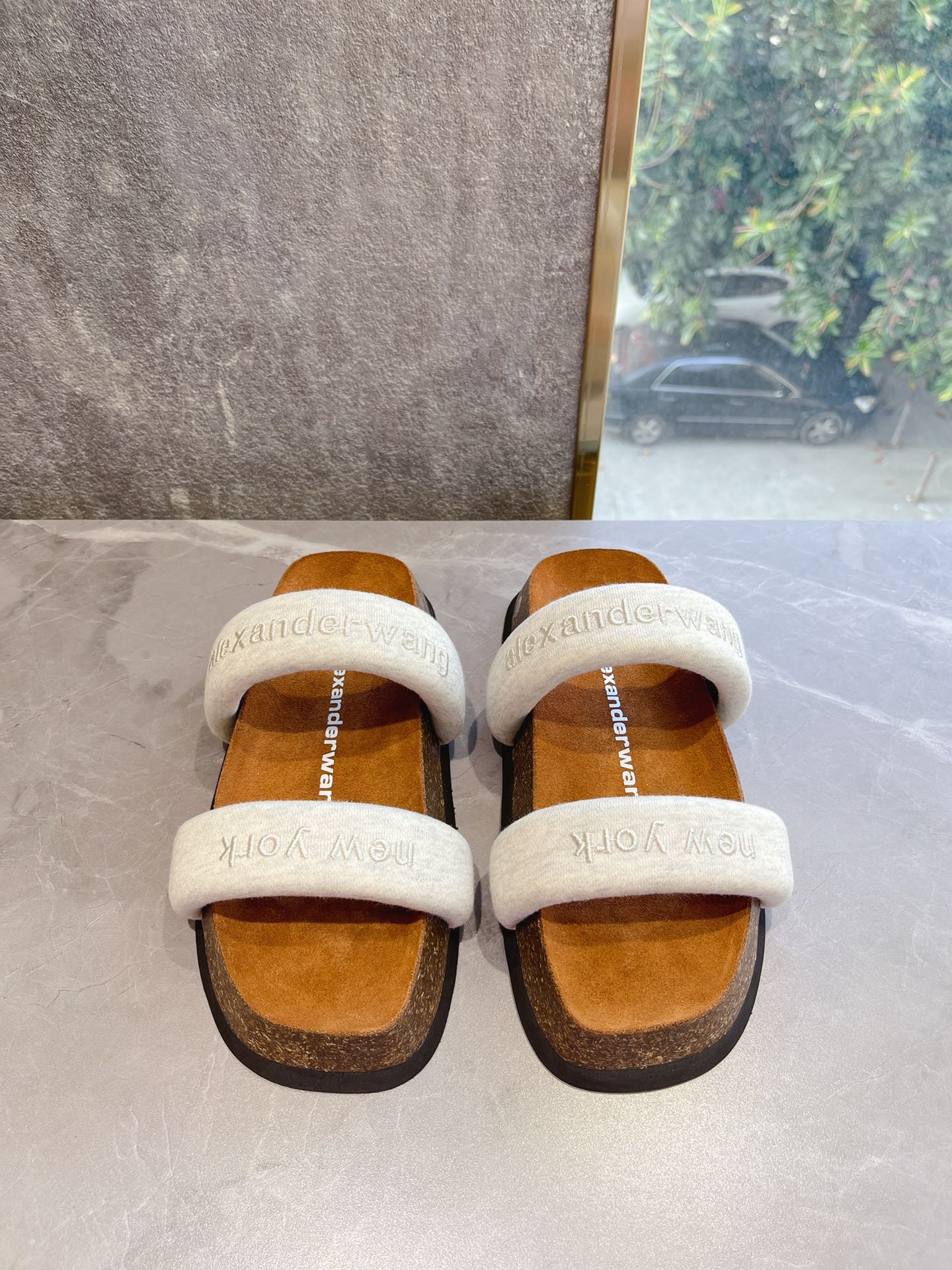 亞歷山大-白色拖鞋