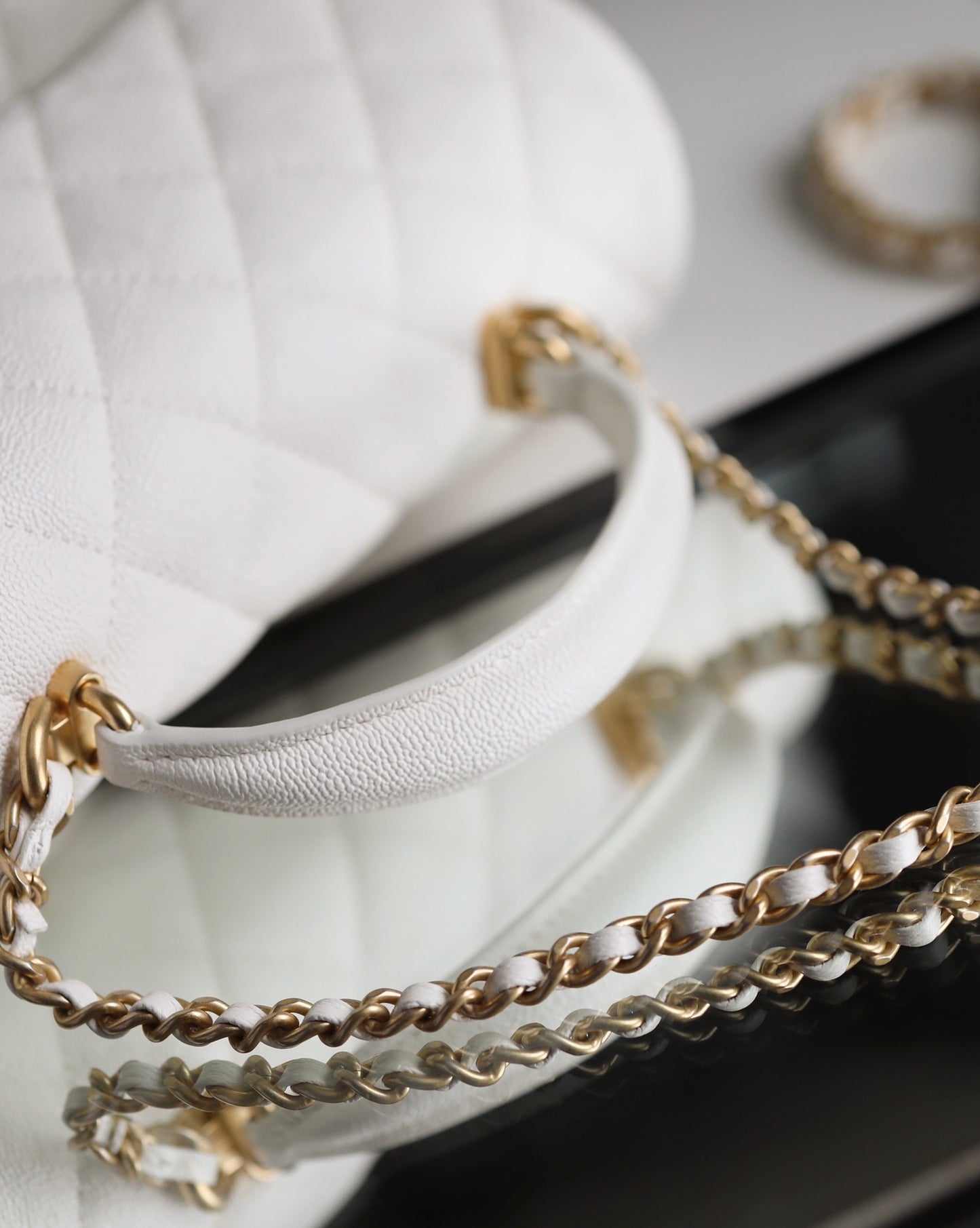 Chanel coco handle 白色