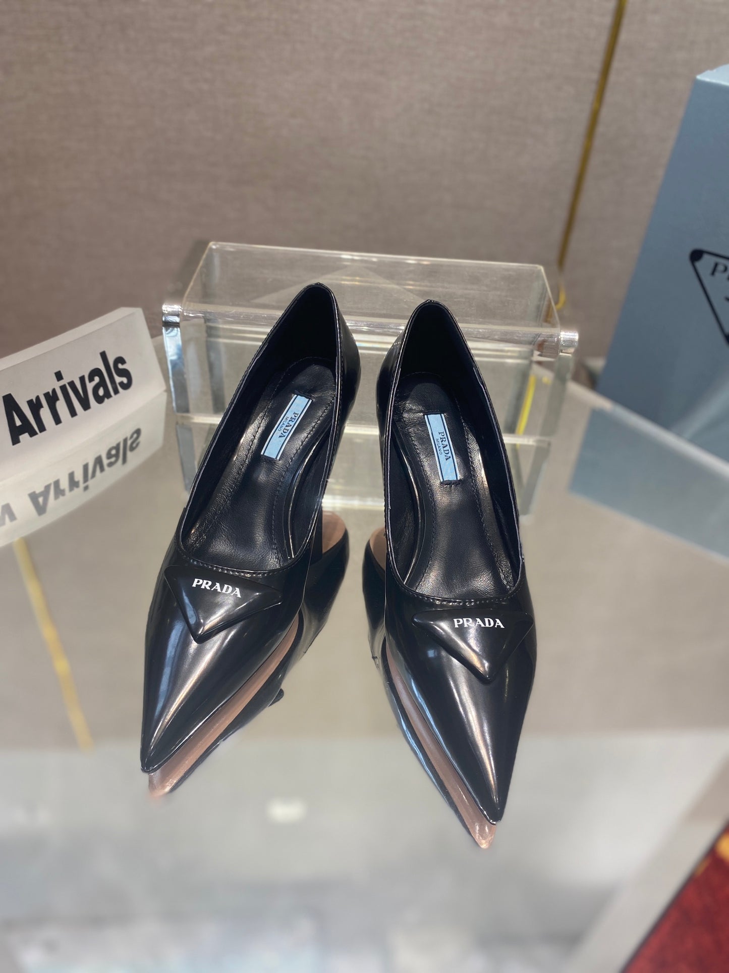Prada鞋-Prada 漆皮低跟鞋（黑）