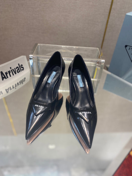 Prada鞋-Prada 漆皮低跟鞋(黑)