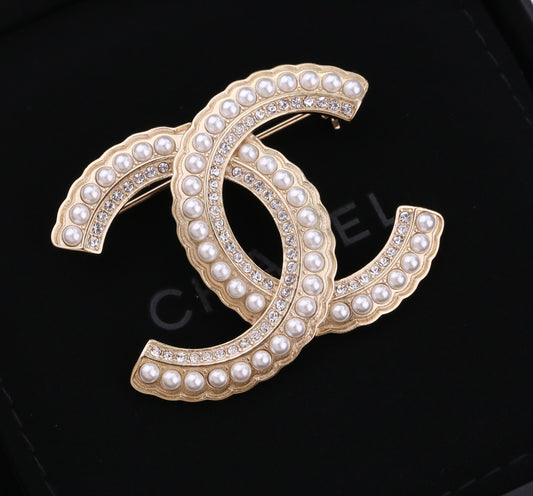 Chanel 胸針