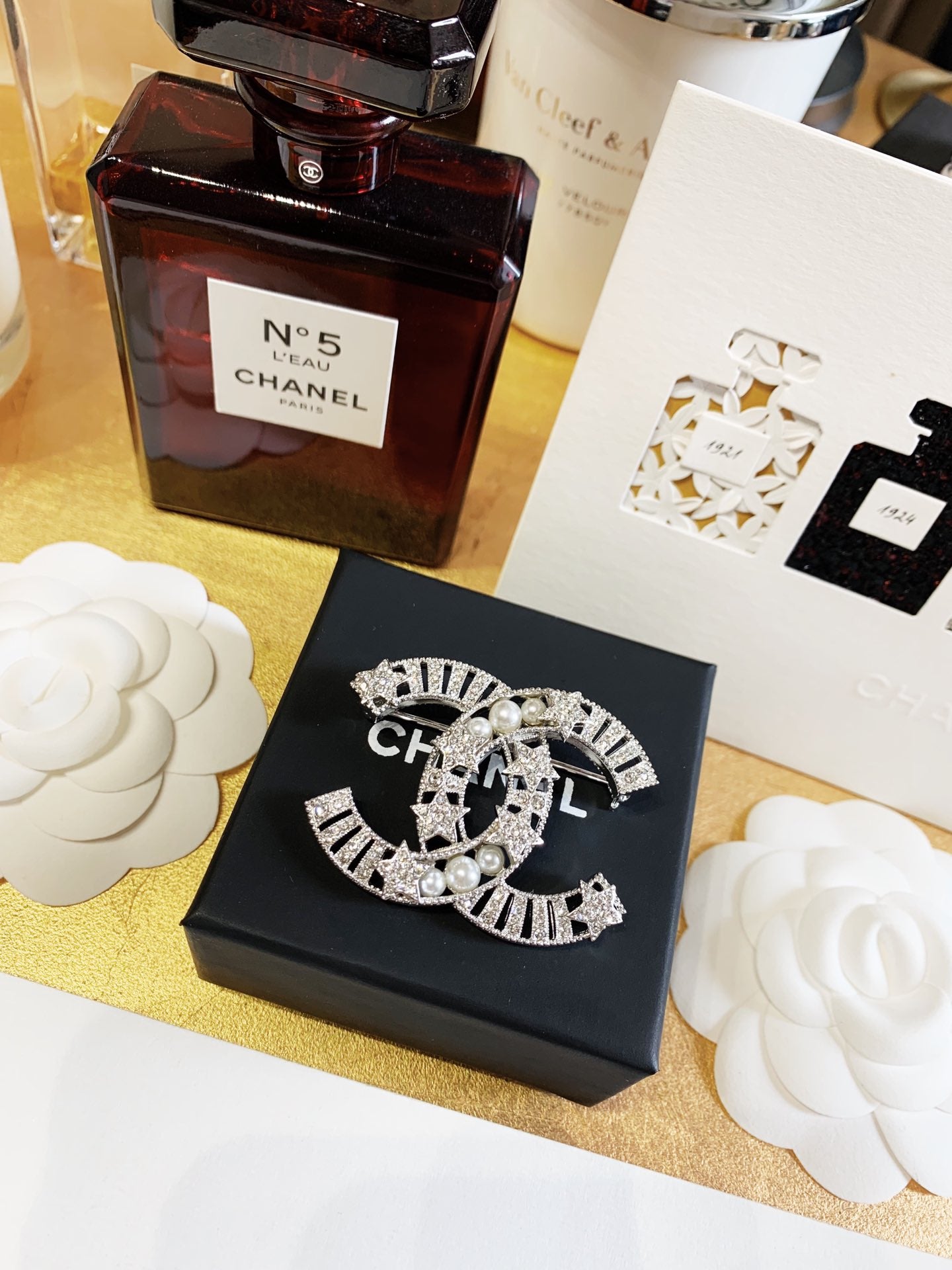 Chanel 胸針