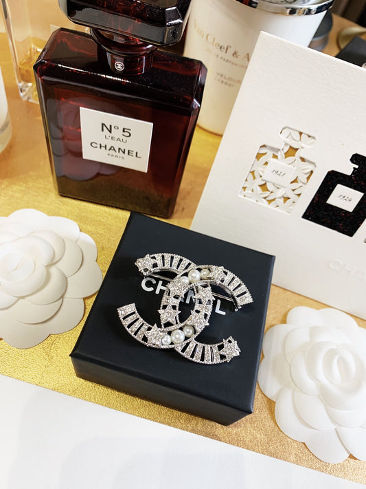 Chanel 胸針