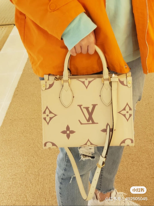 M45654 路L家-奶白淡粉 Onthego PM 上身照