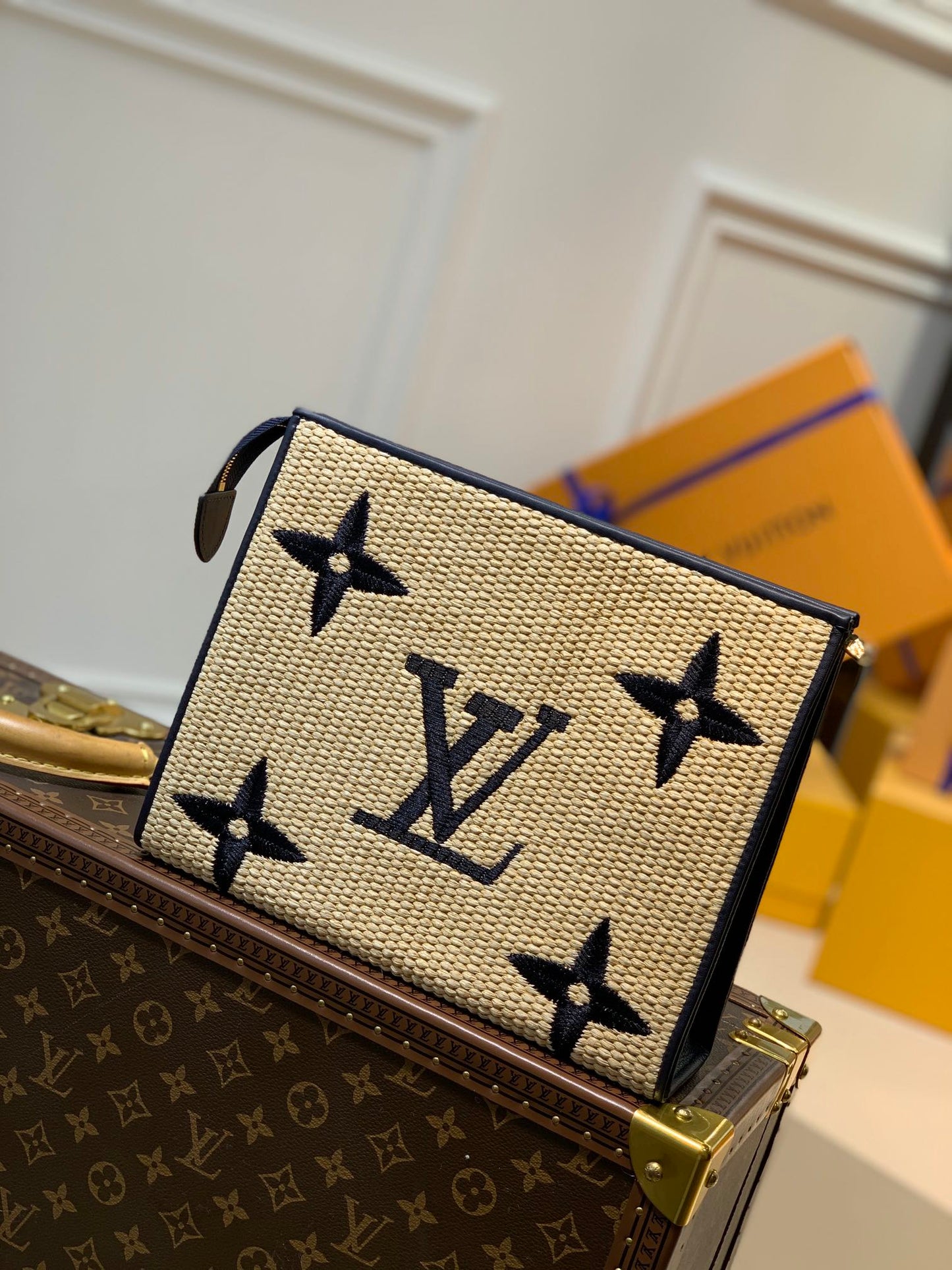 LV M80352黑色 M47542盥洗袋