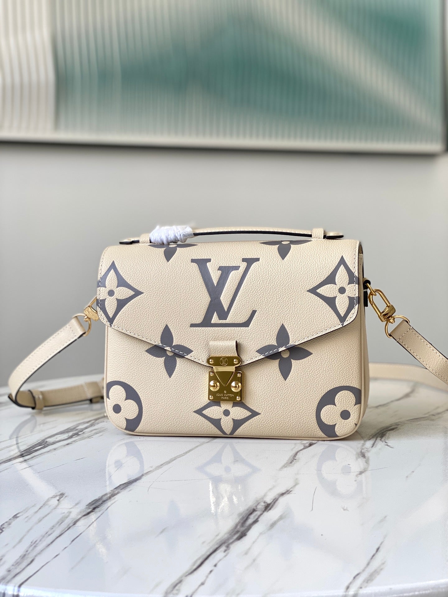 M45384 路L家-Pochette Métis 郵差包 奶油白