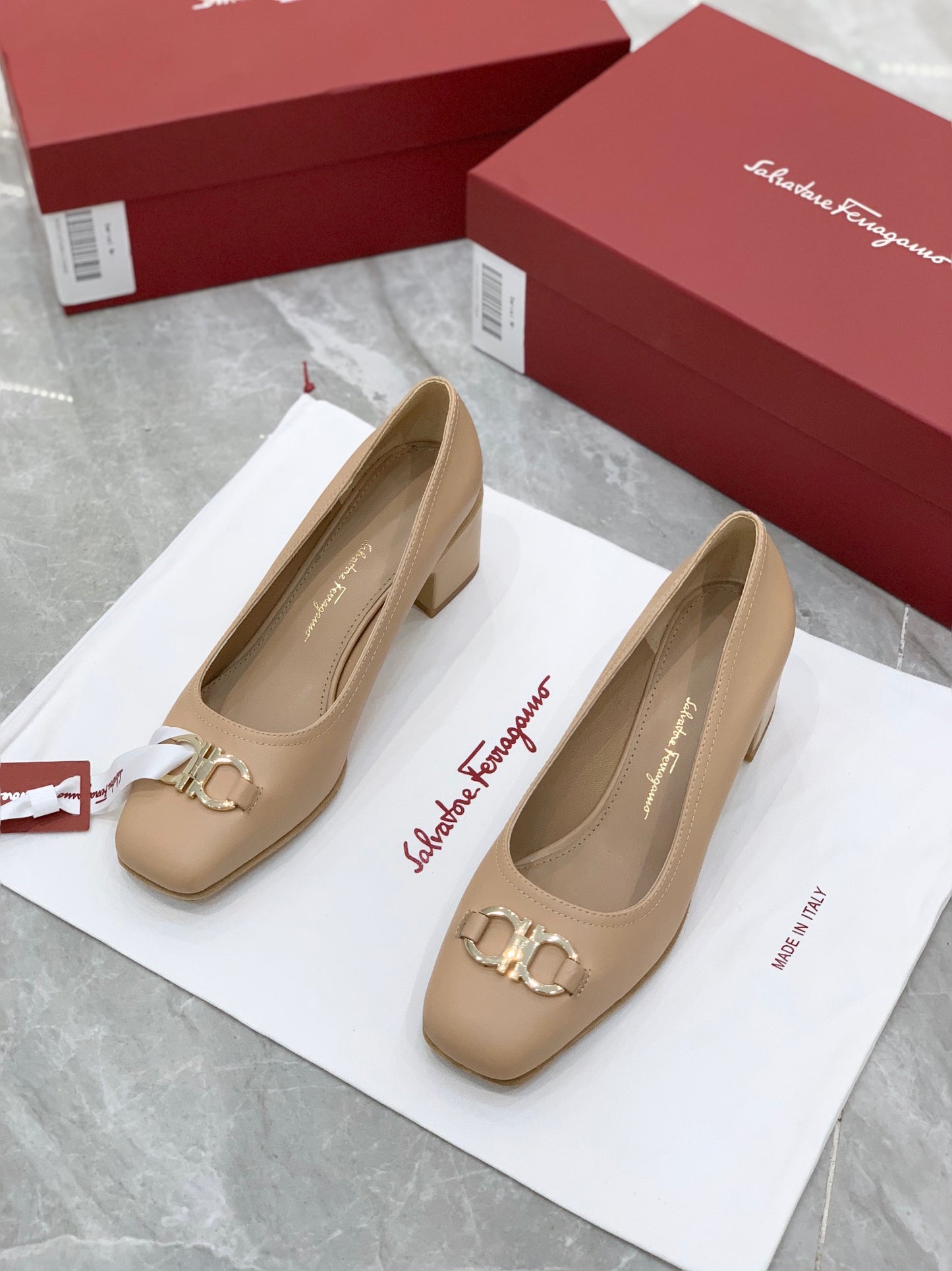 Salvatore Ferragamo鞋-菲拉格慕 馬蹄扣 小方頭 低跟鞋 奶茶色