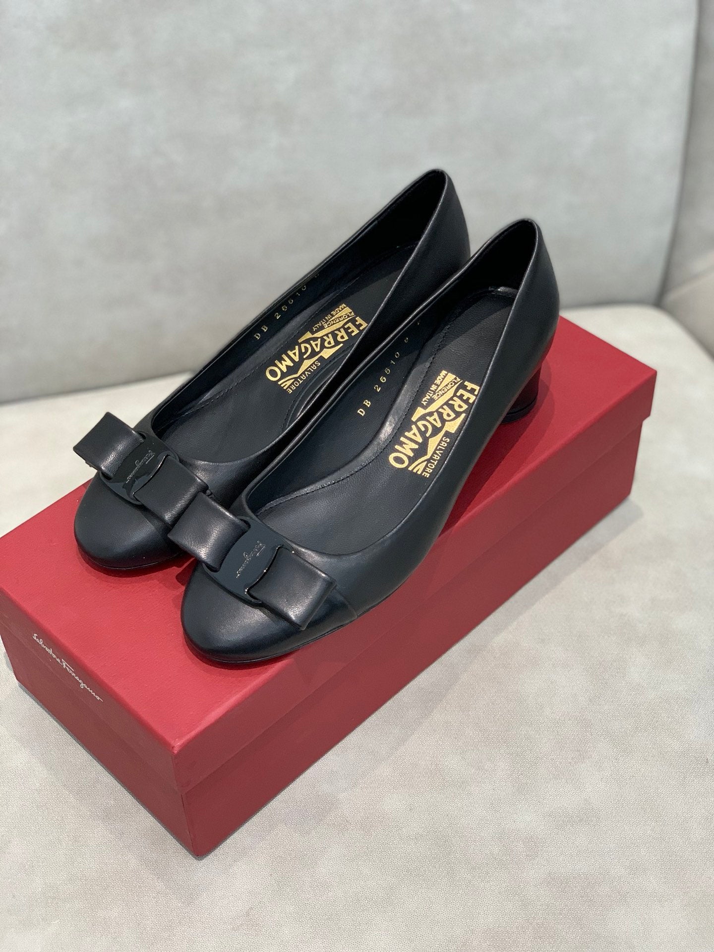 Salvatore Ferragamo鞋-菲拉格慕 VARA蝴蝶結 粗低跟鞋