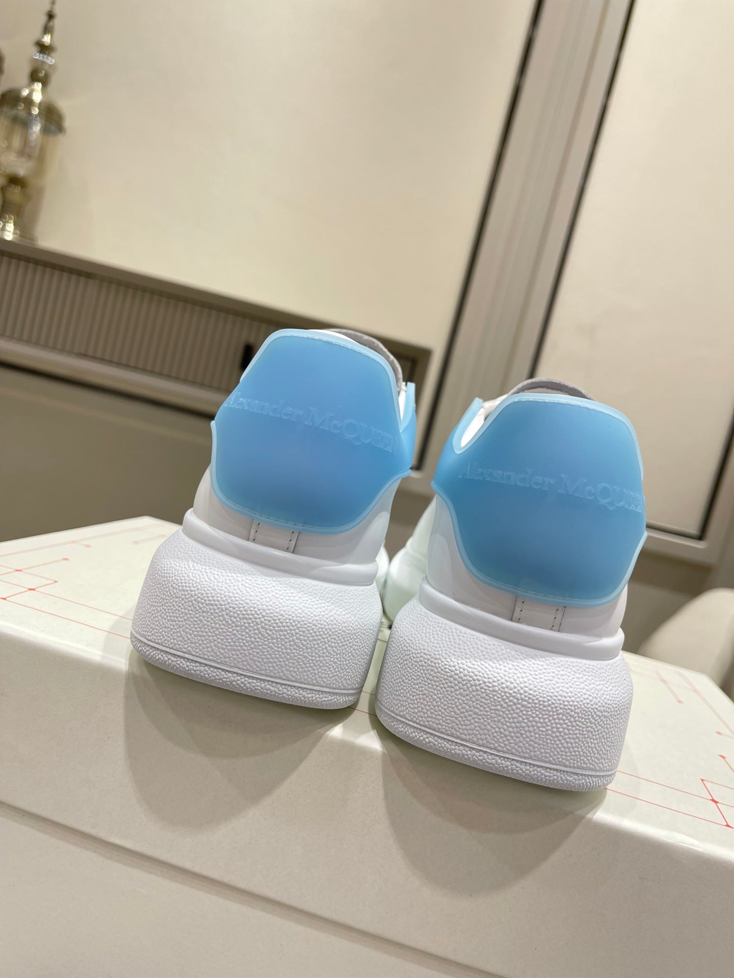 麥M昆-2022新款 經典小白鞋 膠尾