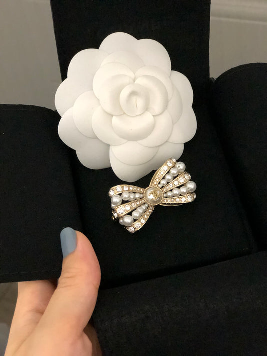 Chanel 胸針