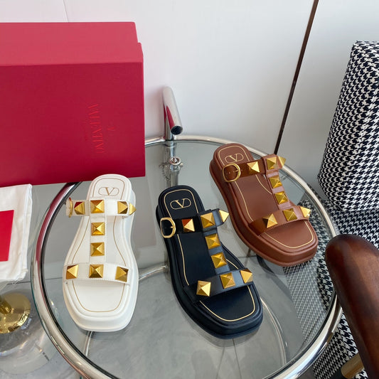 范倫V-鉚釘厚底拖鞋 集合圖