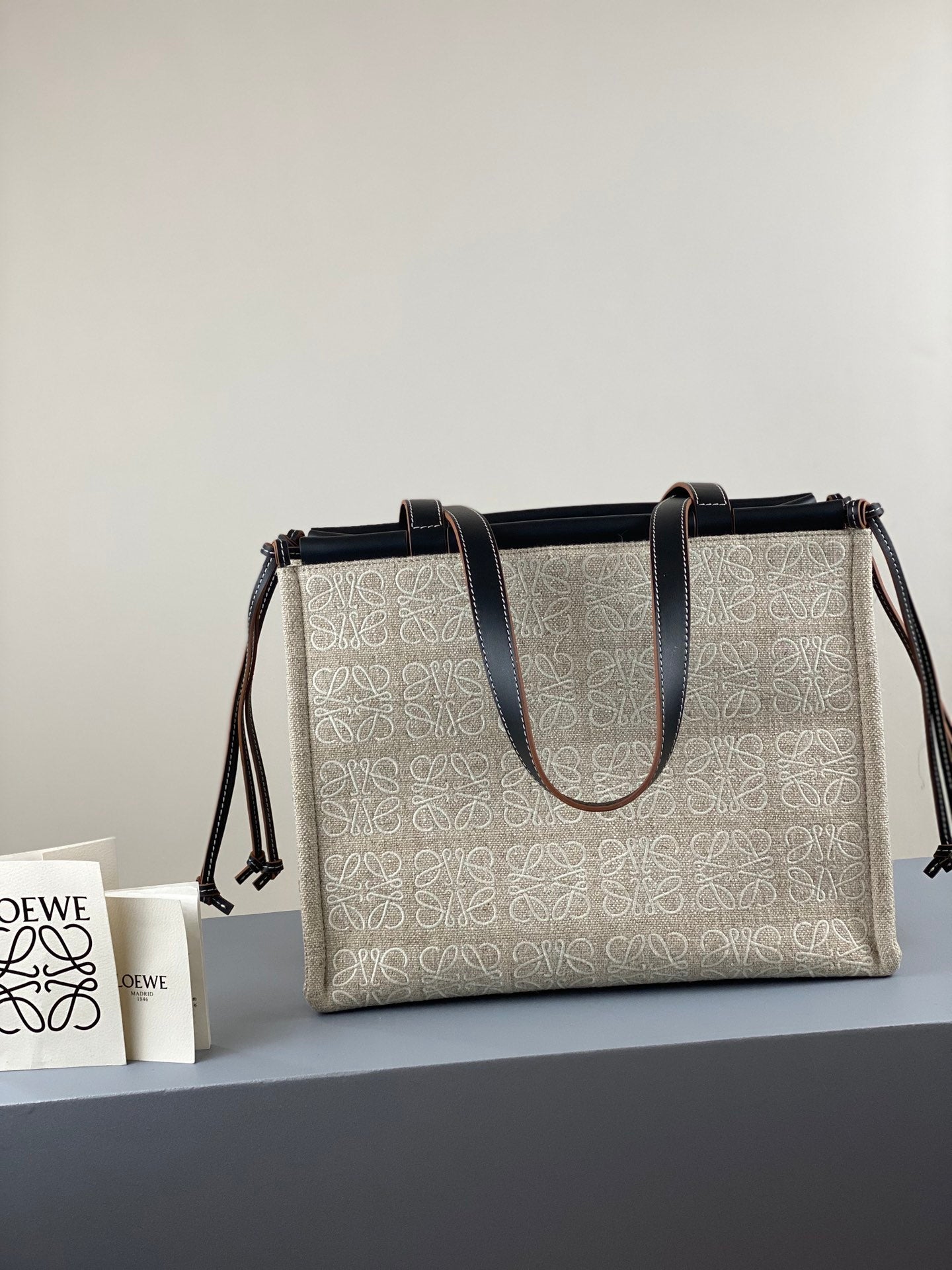 羅L威-Cushion tote 小號