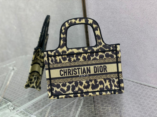 Dior Book Tote-Mini 23cm-豹紋刺繡