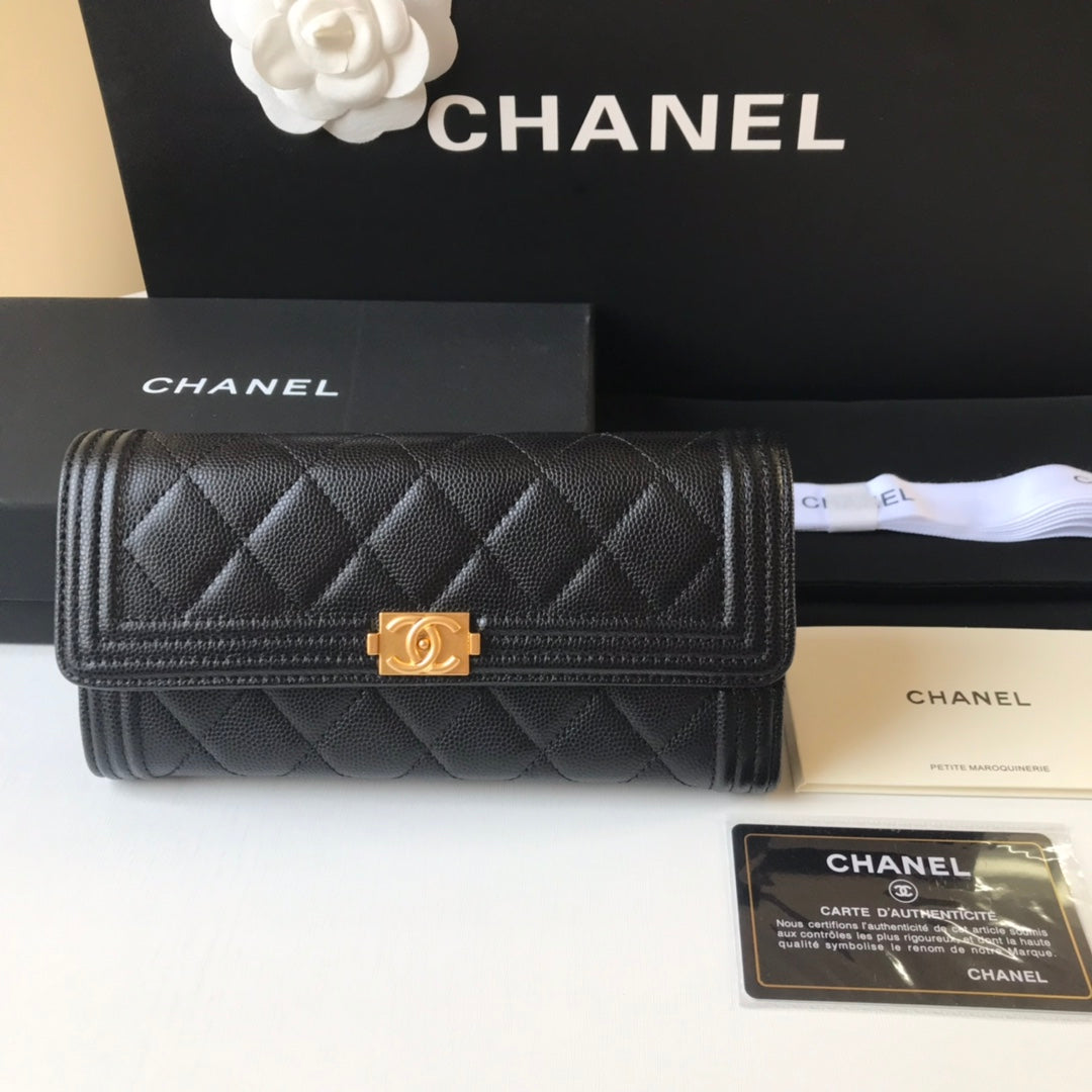 Chanel Leboy 翻蓋長夾-黑色荔枝皮金釦