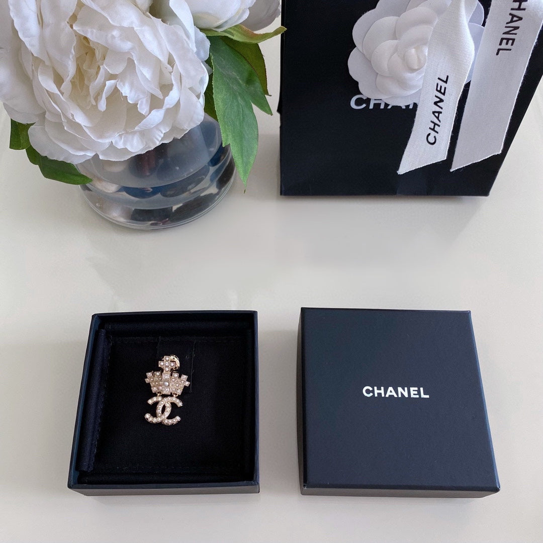 Chanel 胸針
