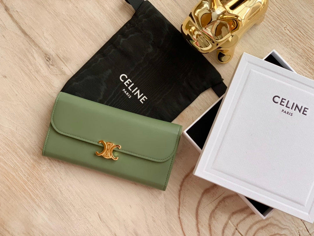 Celine TRIOMPHE 大號亮澤光滑羊皮革翻蓋長夾